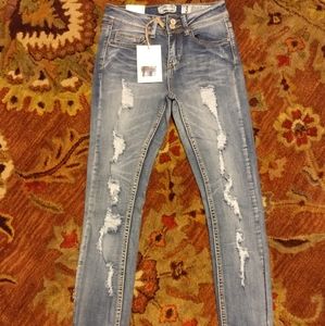 NWT Indigo Rein distressed jeans